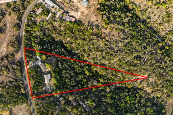 566 Ingram Hills Rd, Ingram, TX 78025