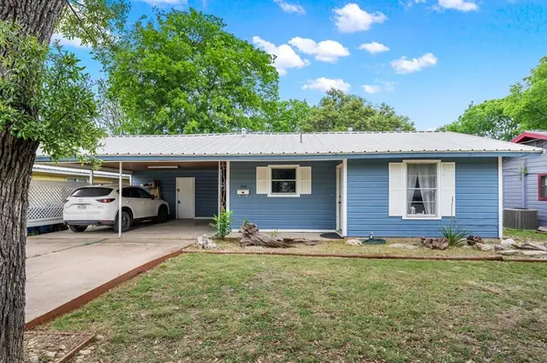909 Ford St, Kerrville, TX 78028