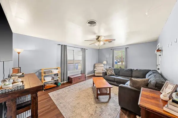 909 Ford St, Kerrville, TX 78028