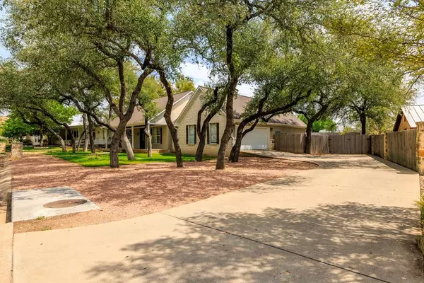 2211 Hedgestone, Fredericksburg, TX 78624