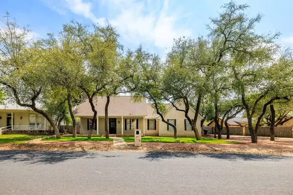 2211 Hedgestone, Fredericksburg, TX 78624