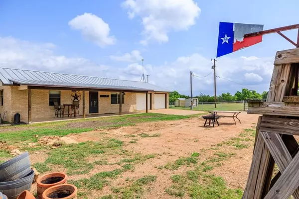 2050 ADJ Lane, Fredericksburg, TX 78624