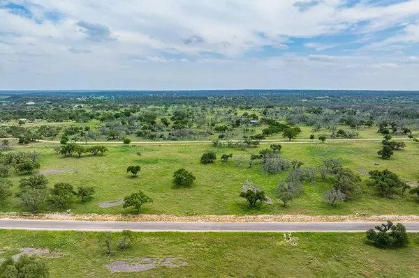 79 Stock Pond Dr, Harper, TX 78631