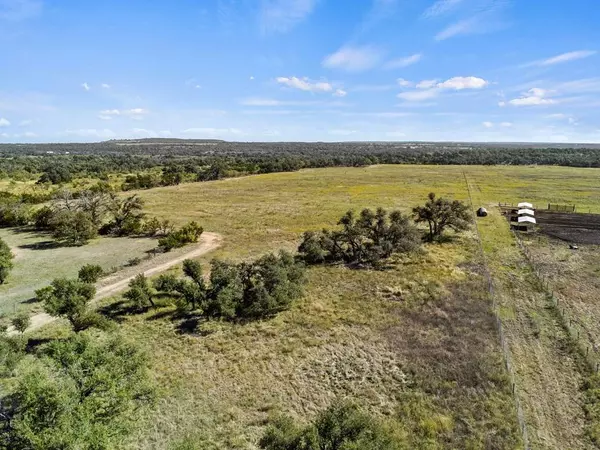 307 Gold-Schaefer Rd, Fredericksburg, TX 78624