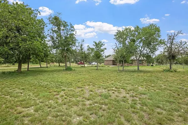 143 Michael Dr, Harper, TX 78631