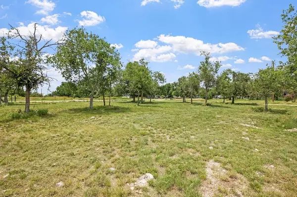 143 Michael Dr, Harper, TX 78631