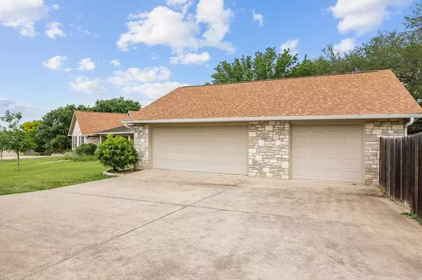 2166 Lightstone, Fredericksburg, TX 78624