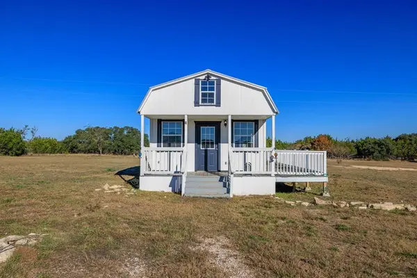 566 Rocky Rd, Hye, TX 78635