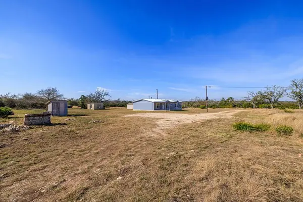 56 Rocky Top Rd, Harper, TX 78631