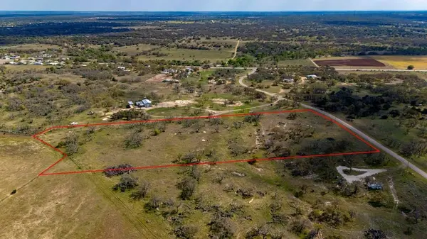 444 Mosel Rd, Harper, TX 78631