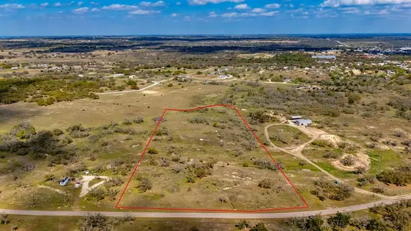 444 Mosel Rd, Harper, TX 78631