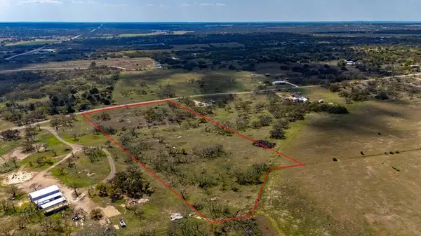 444 Mosel Rd, Harper, TX 78631