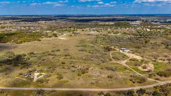 444 Mosel Rd, Harper, TX 78631