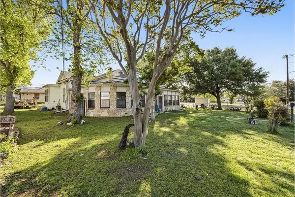 1028 Jefferson St, Kerrville, TX 78028
