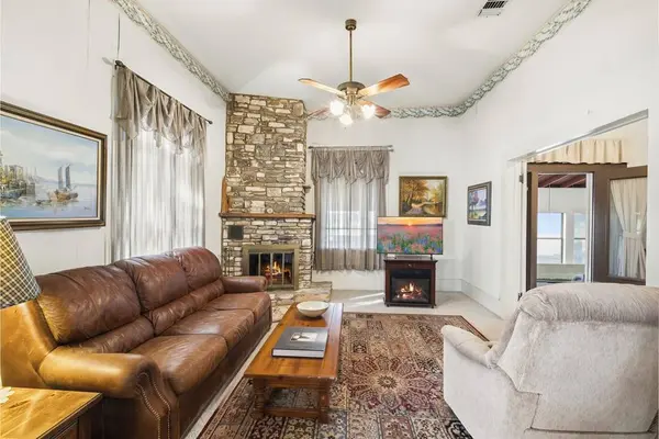 1028 Jefferson St, Kerrville, TX 78028