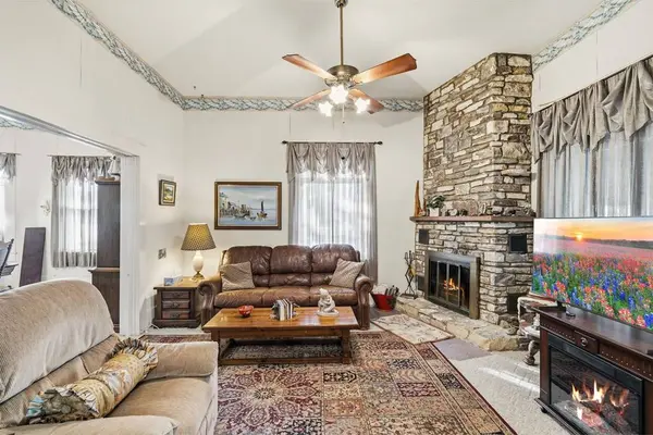 1028 Jefferson St, Kerrville, TX 78028