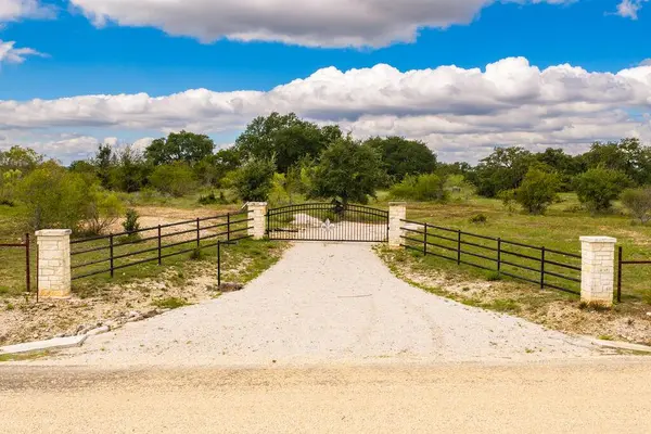 3145 Grape Creek Rd, Fredericksburg, TX 78624