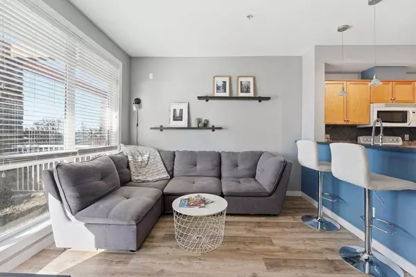 132 Rockyledge VW NW #3, Calgary, AB T3G 5Y3