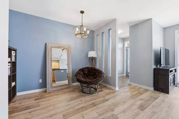 132 Rockyledge VW NW #3, Calgary, AB T3G 5Y3