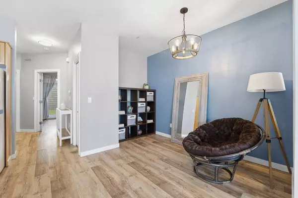 132 Rockyledge VW NW #3, Calgary, AB T3G 5Y3