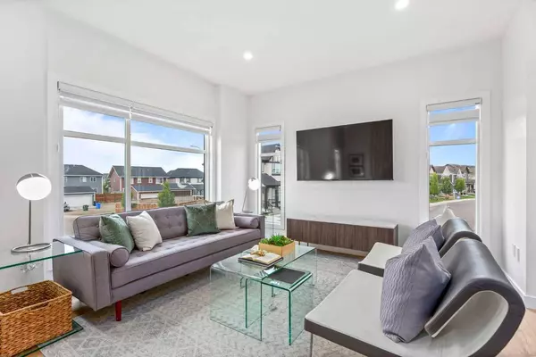 200 Belvedere BLVD SE #704, Calgary, AB T1X 0L5