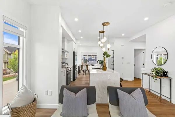 200 Belvedere BLVD SE #404, Calgary, AB T1X 0L5