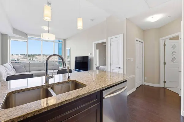 24 Varsity Estates CIR NW #705, Calgary, AB T3A 2X8