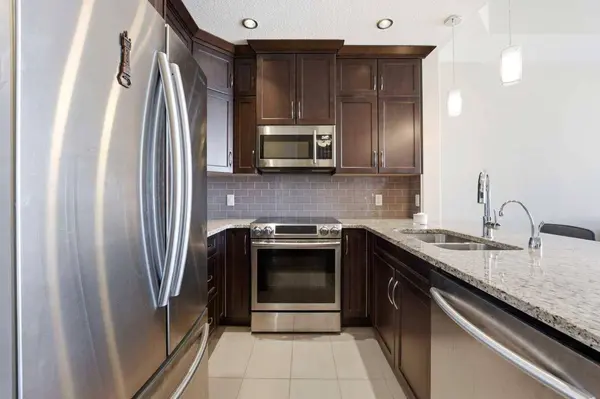 24 Varsity Estates CIR NW #705, Calgary, AB T3A 2X8