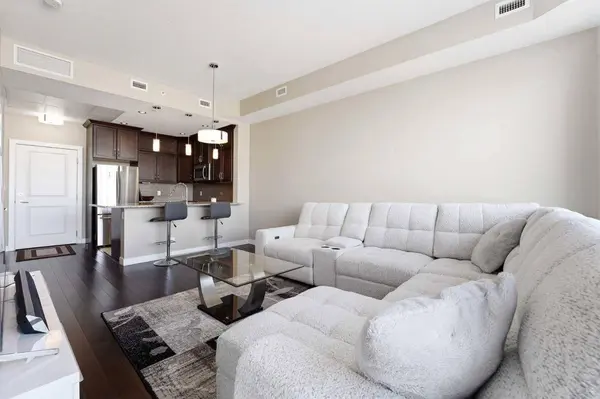 24 Varsity Estates CIR NW #705, Calgary, AB T3A 2X8