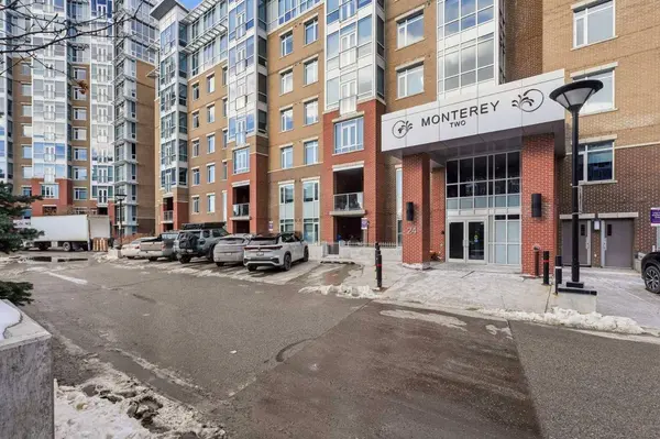 24 Varsity Estates CIR NW #705, Calgary, AB T3A 2X8