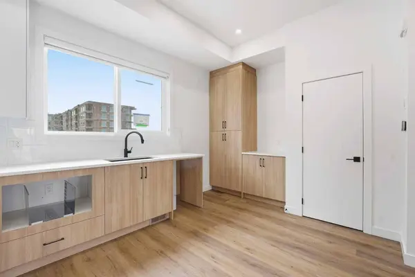 200 Belvedere BLVD SE #602, Calgary, AB T1X 0L5