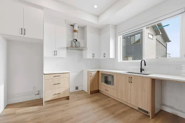 200 Belvedere BLVD SE #602, Calgary, AB T1X 0L5