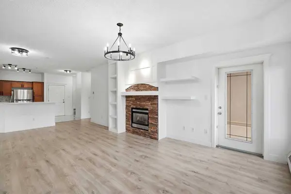 30 Discovery Ridge Close SW #531, Calgary, AB T3H 5X5
