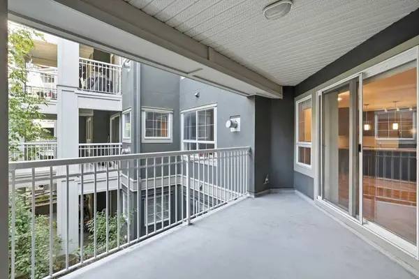 35 Richard CT SW #235, Calgary, AB T3E 7N9
