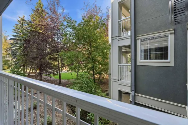 35 Richard CT SW #235, Calgary, AB T3E 7N9