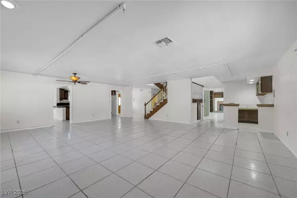 3382 Montessouri, Las Vegas, NV 89117