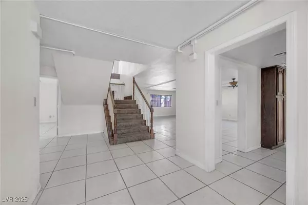 3382 Montessouri, Las Vegas, NV 89117