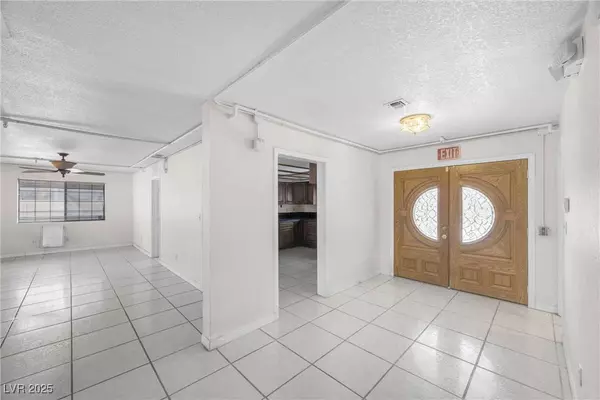 3382 Montessouri, Las Vegas, NV 89117