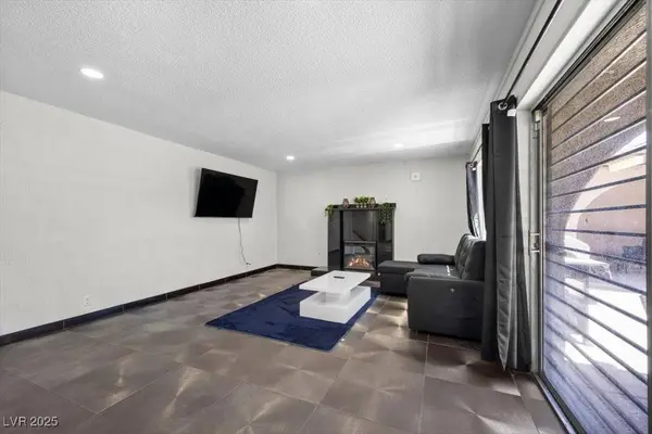 2571 Vegas Valley DR, Las Vegas, NV 89121