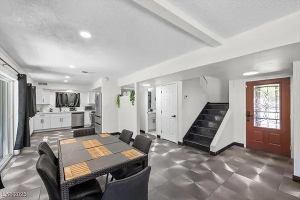 2571 Vegas Valley DR, Las Vegas, NV 89121