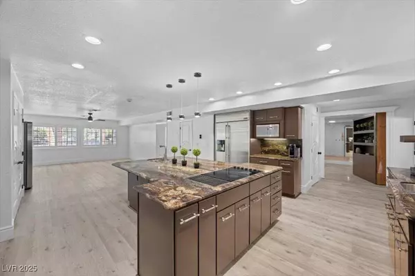 1695 Montessouri ST, Las Vegas, NV 89117