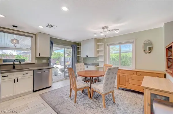 8532 Hidden Pines AVE, Las Vegas, NV 89143