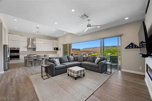 12517 Skyracer DR, Las Vegas, NV 89138
