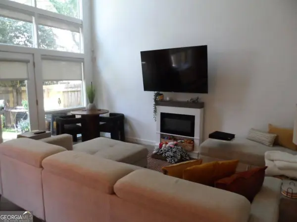 1213 Van Allen Mews  NW, Atlanta, GA 30318