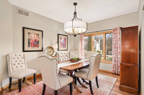 12063 Gantry LN, Apple Valley, MN 55124