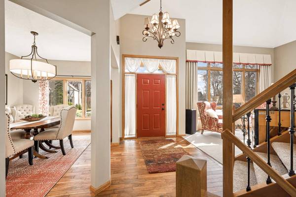 12063 Gantry LN, Apple Valley, MN 55124