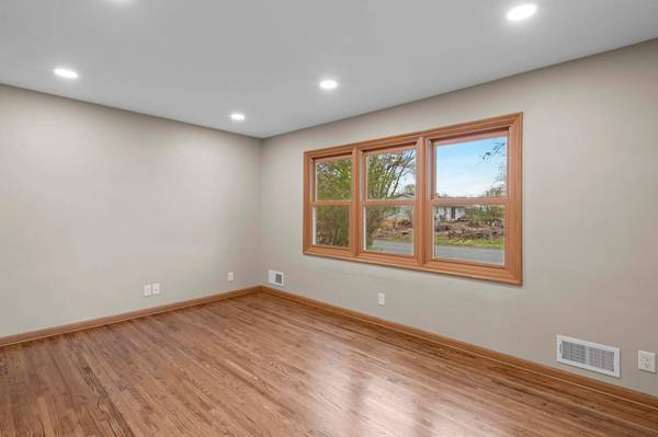 4209 Diamond DR, Eagan, MN 55122