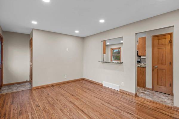 4209 Diamond DR, Eagan, MN 55122