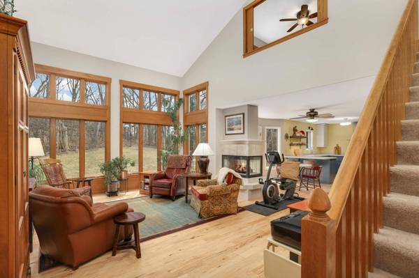 1392 Michelle DR, Eagan, MN 55123