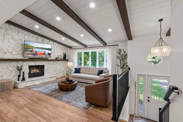 6520 Glenwood AVE, Golden Valley, MN 55427